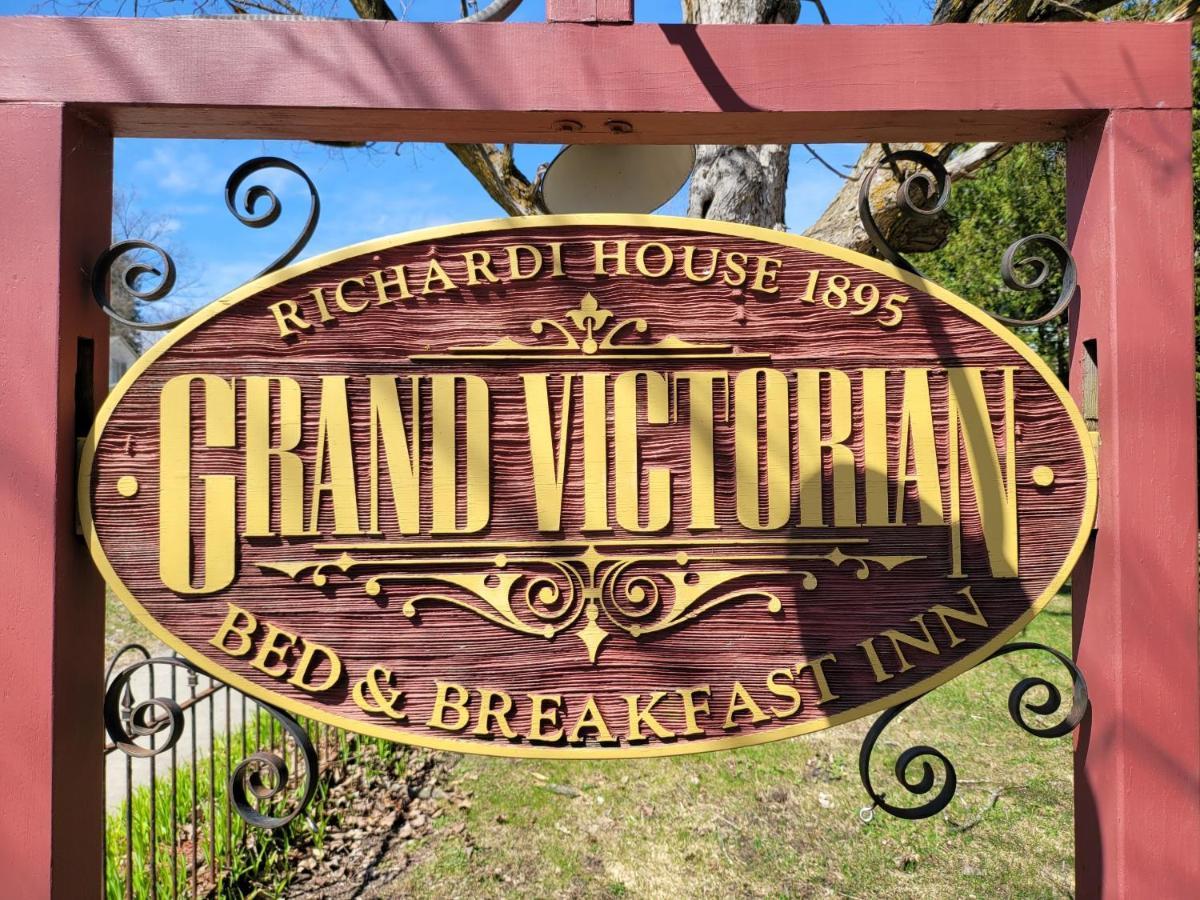 Grand Victorian B&B Inn Bellaire Exterior photo